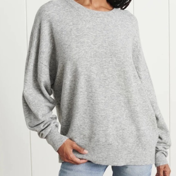 Jenni Kayne Sweaters - Jenni Kayne Marina Pullover.  Size Medium. Gray.